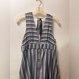 This dress would be perfect for the summer and to go out at the beach!